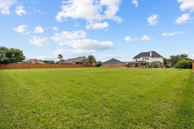 3870 Summer Manor Drive, League City, TX 77573