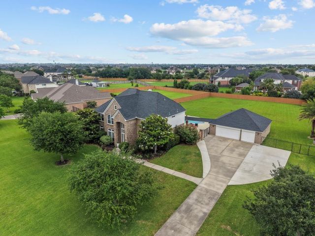 3870 Summer Manor Drive, League City, TX 77573