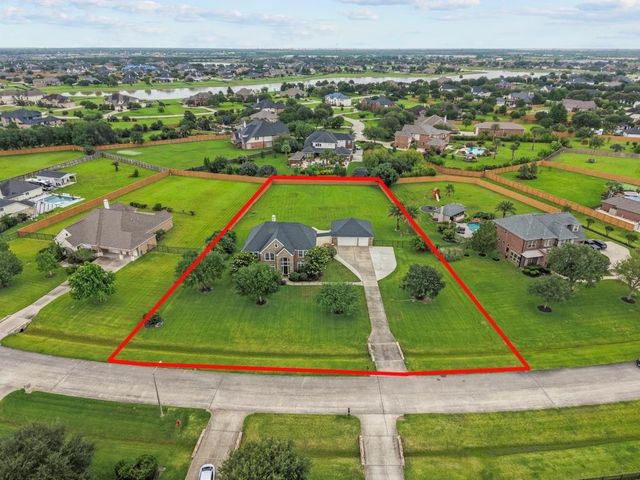 3870 Summer Manor Drive, League City, TX 77573