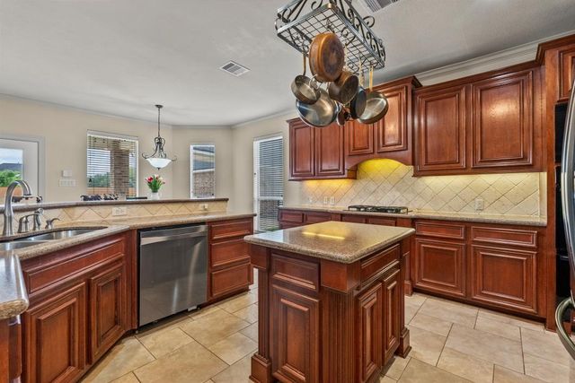 3870 Summer Manor Drive, League City, TX 77573