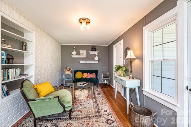 1240 12th Street Place NW, Hickory, NC 28601