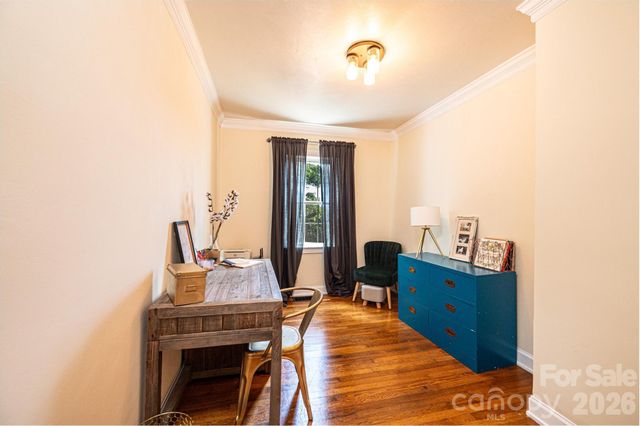 1240 12th Street Place NW, Hickory, NC 28601