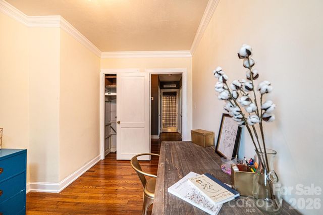 1240 12th Street Place NW, Hickory, NC 28601