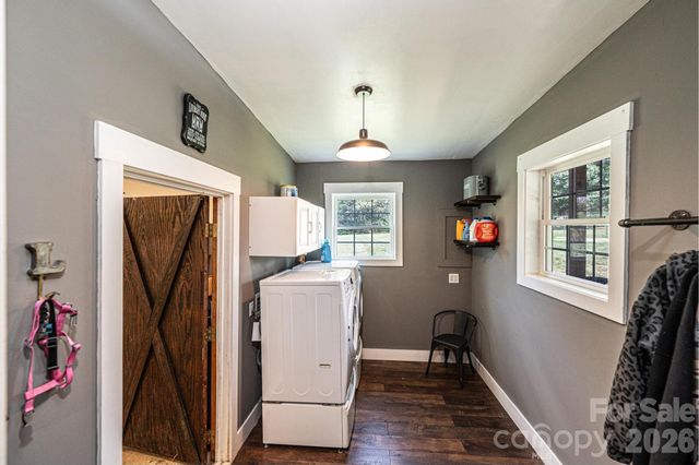 1240 12th Street Place NW, Hickory, NC 28601