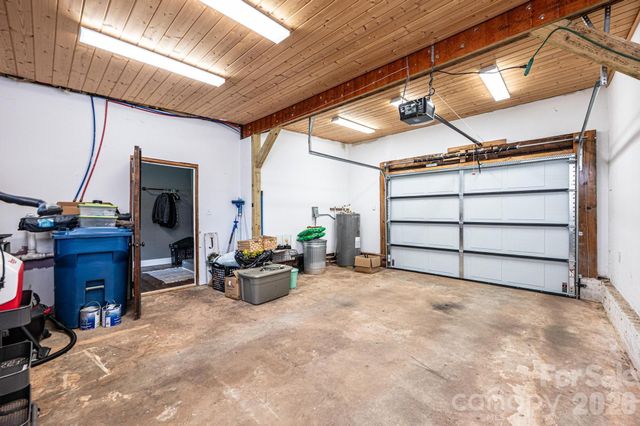 1240 12th Street Place NW, Hickory, NC 28601