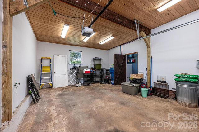 1240 12th Street Place NW, Hickory, NC 28601