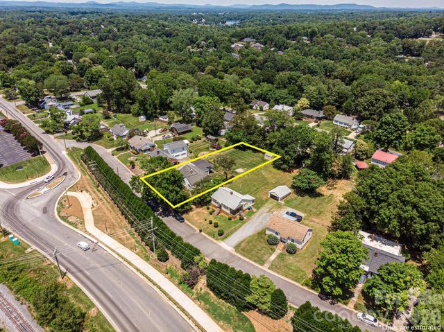 1240 12th Street Place NW, Hickory, NC 28601