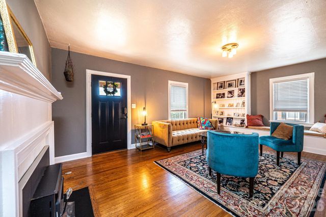 1240 12th Street Place NW, Hickory, NC 28601