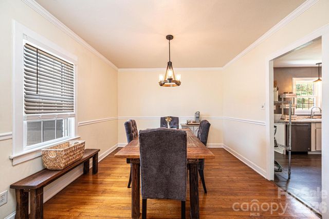 1240 12th Street Place NW, Hickory, NC 28601