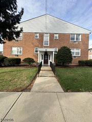 565 Grove St F-2 2, Clifton City, NJ 07013