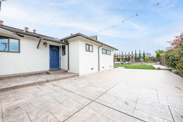 1338 Thais Ln, Hayward, CA 94544
