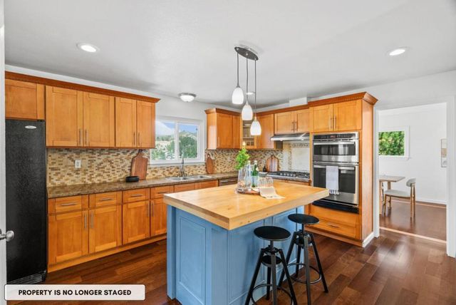 9 Humboldt Court, Pacifica, CA 94044