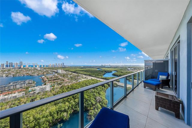 16385 Biscayne Boulevard 3217, North Miami Beach, FL 33160
