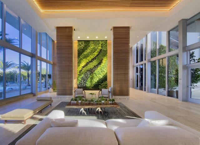 16385 Biscayne Boulevard 3217, North Miami Beach, FL 33160