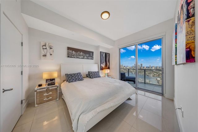 16385 Biscayne Boulevard 3217, North Miami Beach, FL 33160