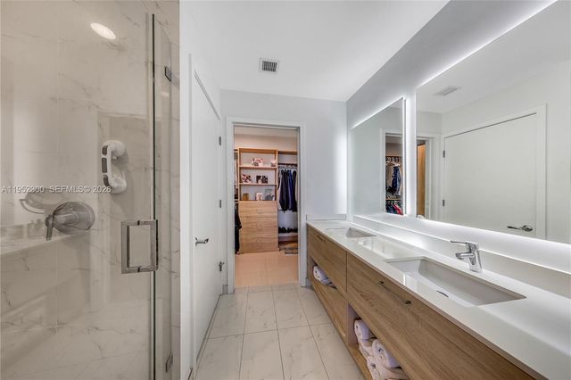 16385 Biscayne Boulevard 3217, North Miami Beach, FL 33160