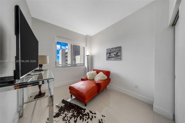 16385 Biscayne Boulevard 3217, North Miami Beach, FL 33160