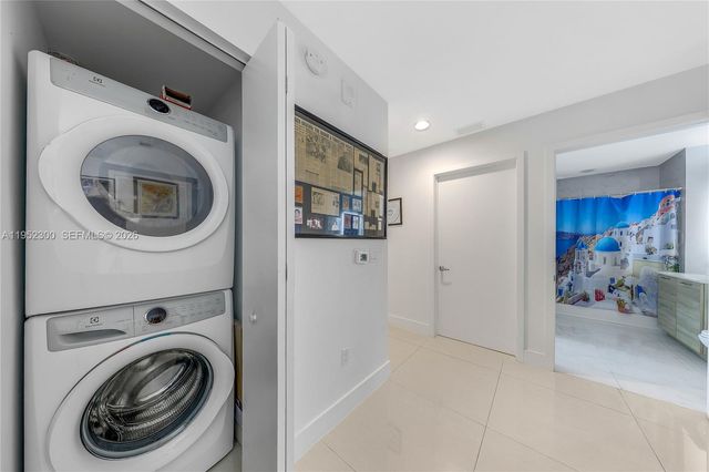 16385 Biscayne Boulevard 3217, North Miami Beach, FL 33160