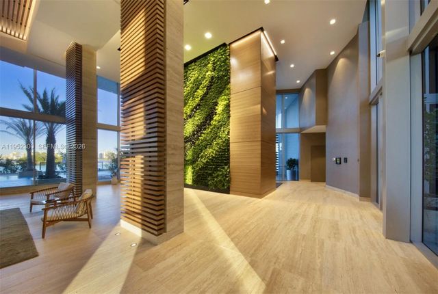 16385 Biscayne Boulevard 3217, North Miami Beach, FL 33160