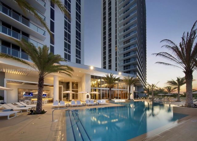 16385 Biscayne Boulevard 3217, North Miami Beach, FL 33160