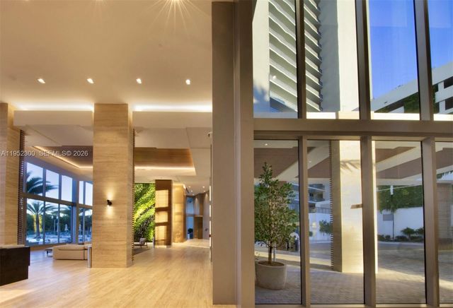 16385 Biscayne Boulevard 3217, North Miami Beach, FL 33160
