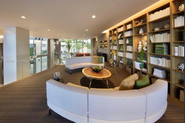 16385 Biscayne Boulevard 3217, North Miami Beach, FL 33160