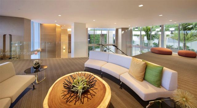 16385 Biscayne Boulevard 3217, North Miami Beach, FL 33160