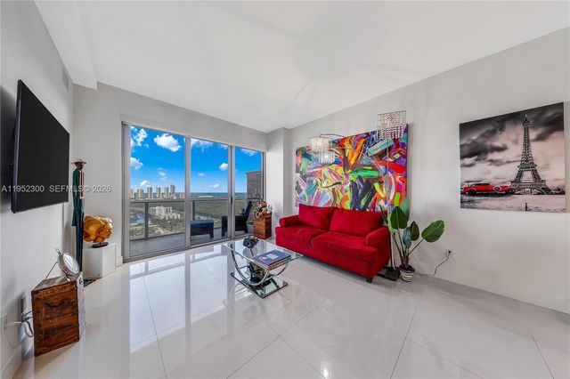 16385 Biscayne Boulevard 3217, North Miami Beach, FL 33160