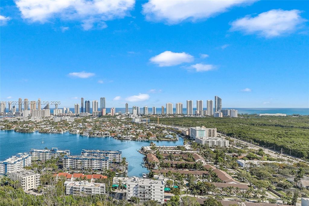 16385 Biscayne Boulevard 3217, North Miami Beach, FL 33160