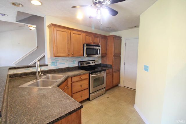 13031 Kingsley Court, Evansville, IN 47725