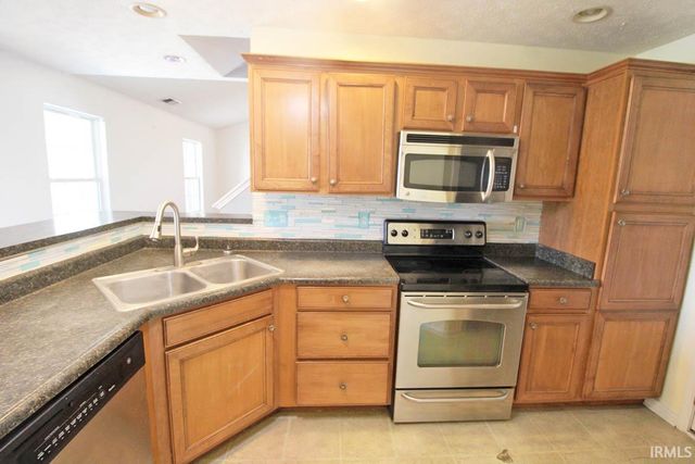 13031 Kingsley Court, Evansville, IN 47725