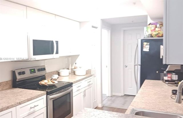 11700 SW 2nd St 13-201, Pembroke Pines, FL 33025
