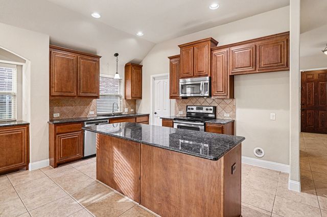 12313 Treeline Drive, Fort Worth, TX 76036