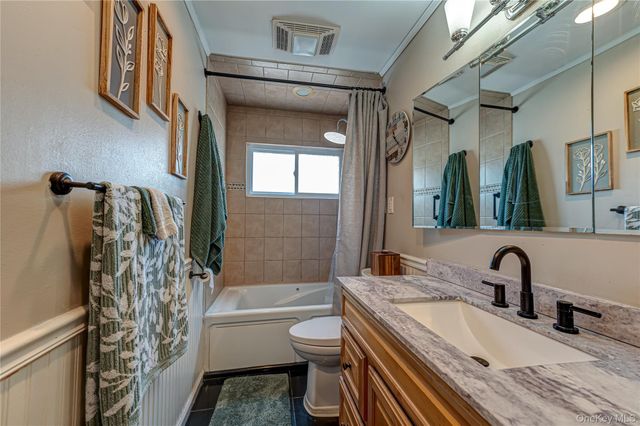 61 Linda Lane, North Babylon, NY 11703
