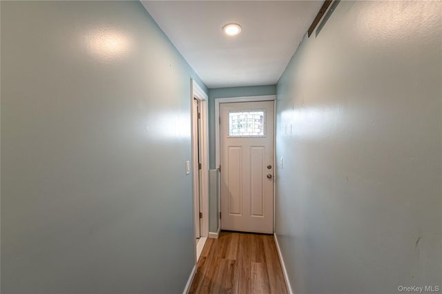 61 Linda Lane, North Babylon, NY 11703