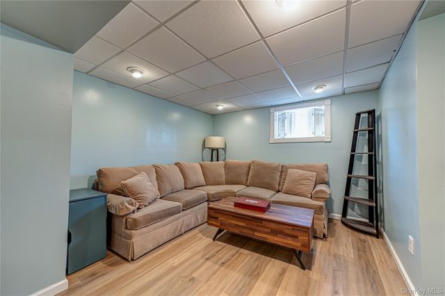61 Linda Lane, North Babylon, NY 11703