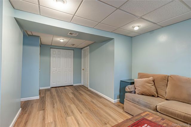 61 Linda Lane, North Babylon, NY 11703