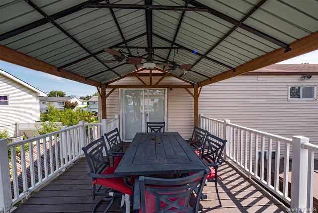 61 Linda Lane, North Babylon, NY 11703
