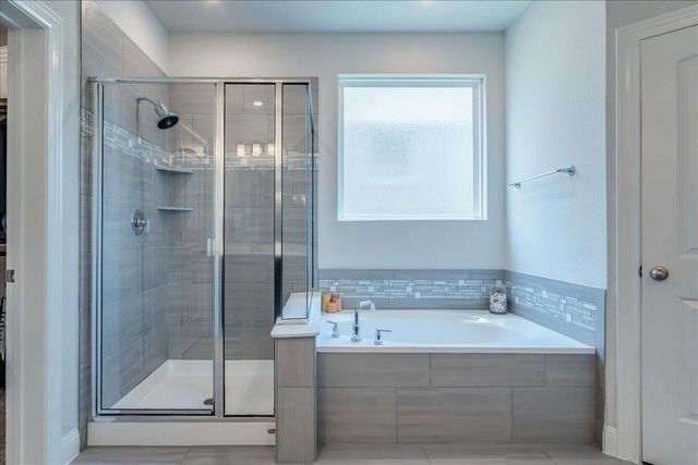 212 Sierra Blanca RD, Dripping Springs, TX 78620