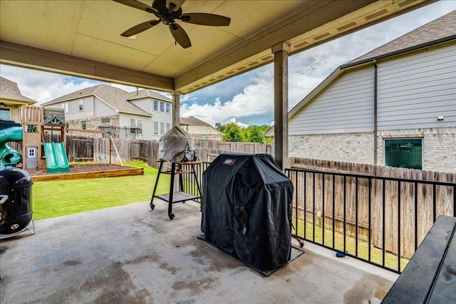 212 Sierra Blanca RD, Dripping Springs, TX 78620