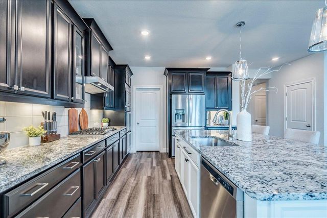 212 Sierra Blanca RD, Dripping Springs, TX 78620