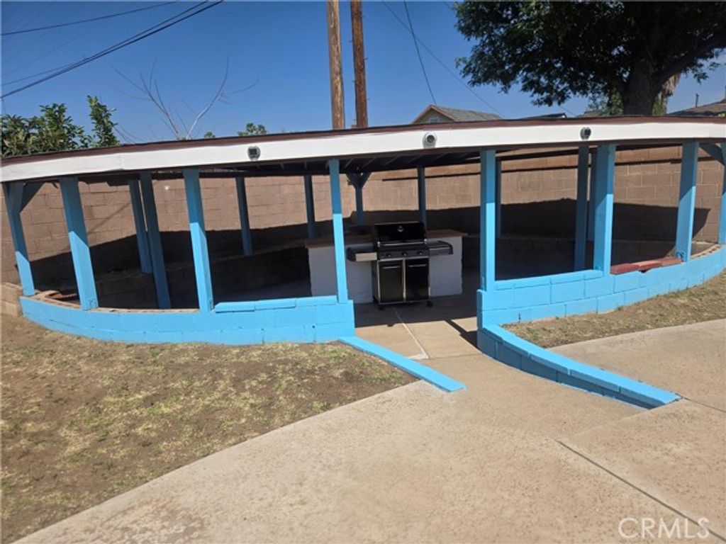 979 N Gardena, Rialto, CA 92376