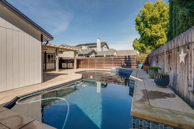 9835 Hans Way, Elk Grove, CA 95624