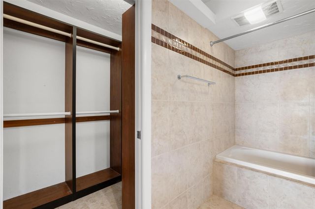 8711 BLIND PASS ROAD 104A, St Petersburg, FL 33706