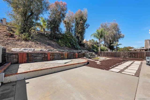 1825 Donahue Dr., El Cajon, CA 92019