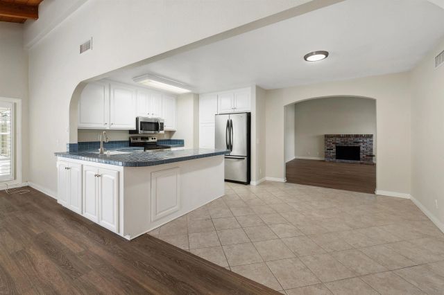 1825 Donahue Dr., El Cajon, CA 92019