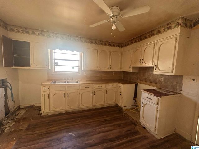 1657 19TH PLACE, Birmingham, AL 35211