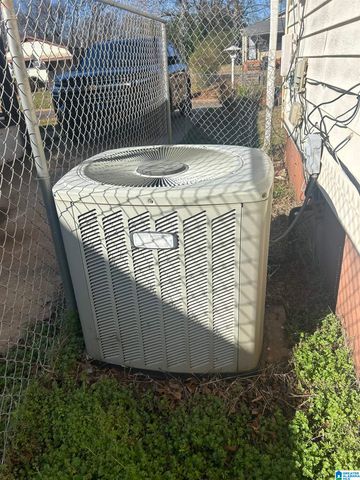 1657 19TH PLACE, Birmingham, AL 35211