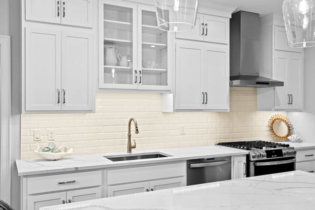 17 Preservation Way, Plymouth, MA 02360