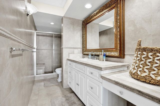 132 Lakeshore Drive 317, North Palm Beach, FL 33408